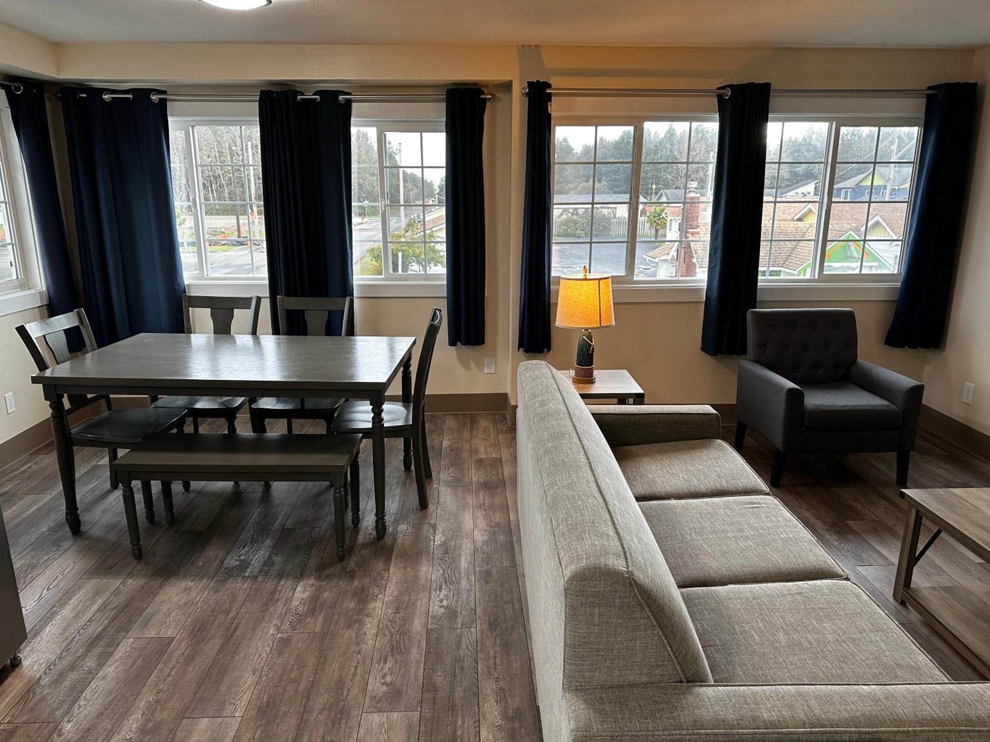 Coastal Inn And Suites Λονγκ Μπίτς Εξωτερικό φωτογραφία